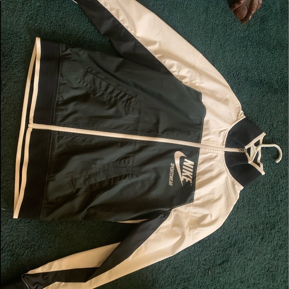 Green and white Nike sportswear windbreaker - Picture 1 of 3
